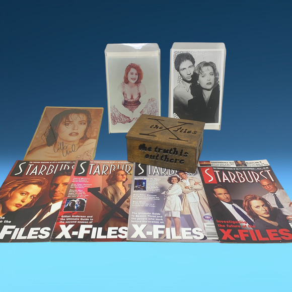Vtg The X-Files Collectible Lot Gillian Anderson Signed Photo Starburst Mags Box - Picture 1 of 11